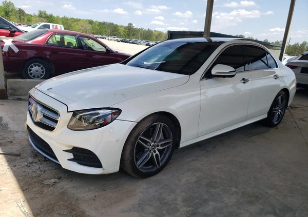 Mercedes-Benz Klasa E cena 74900 przebieg: 88897, rok produkcji 2017 z Raszków małe 67